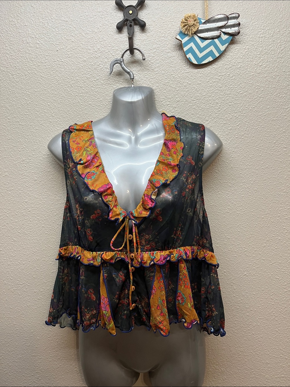 Natural life mesh crop top size large new with tags